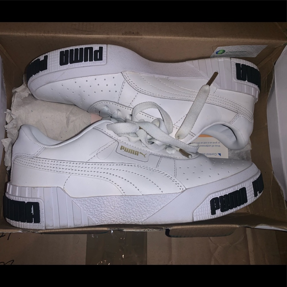 Lightly worn pumas